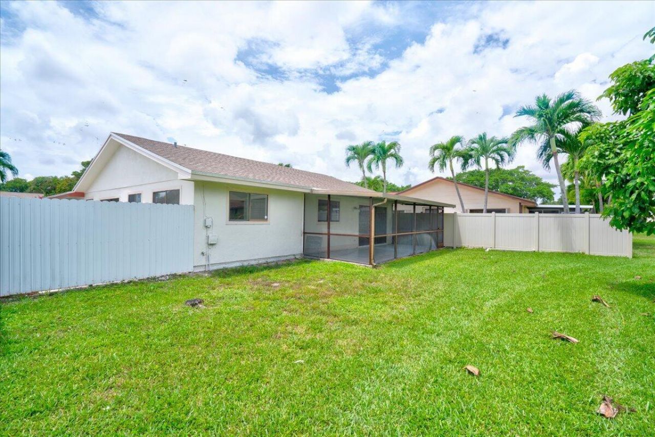 3 Fawlkland Circle, Boynton Beach, FL 33426 Photo