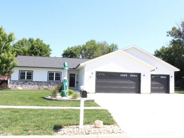 750 Pebblestone Lane, Garner, IA 50438