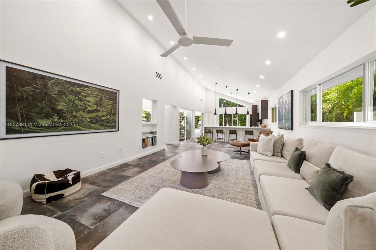 1090 NE 92nd St, Miami Shores, FL 33138 Photo