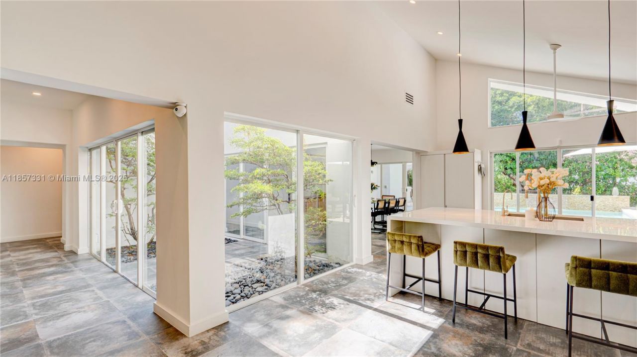 1090 NE 92nd St, Miami Shores, FL 33138 Photo