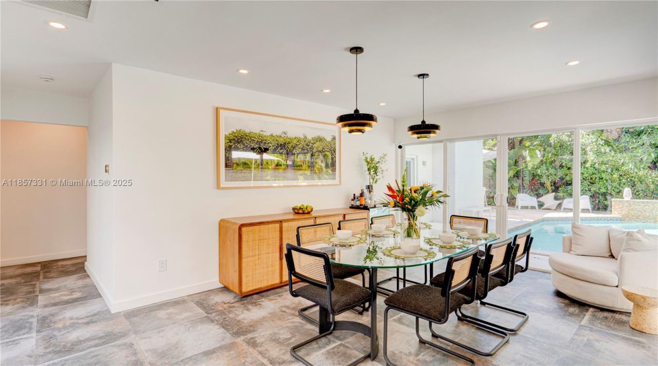 1090 NE 92nd St, Miami Shores, FL 33138 Photo