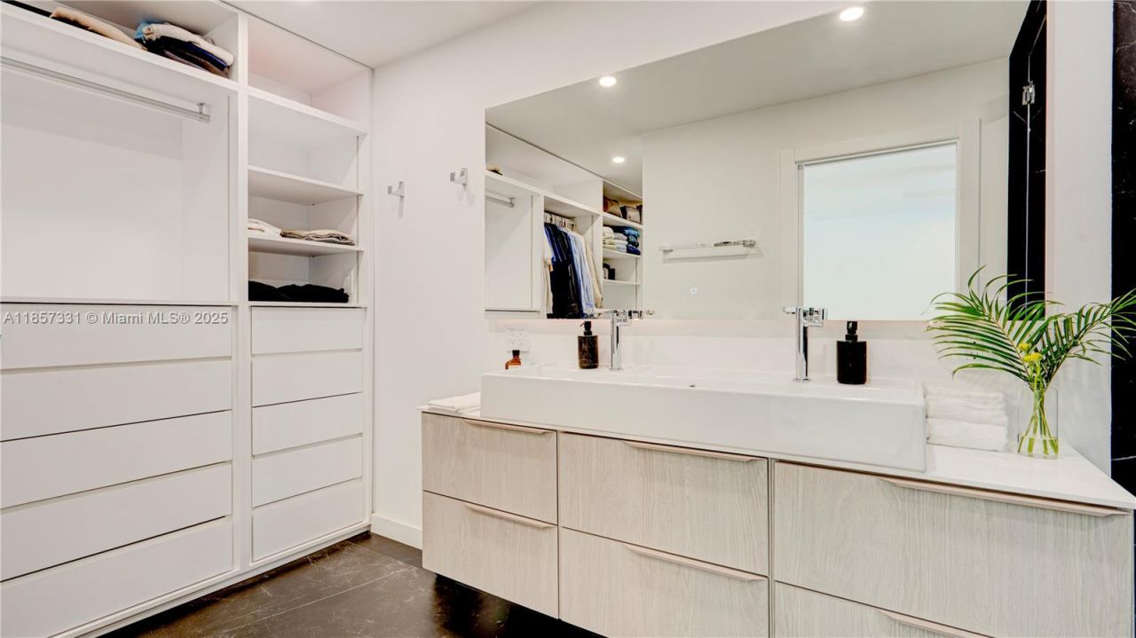 1090 NE 92nd St, Miami Shores, FL 33138 Photo