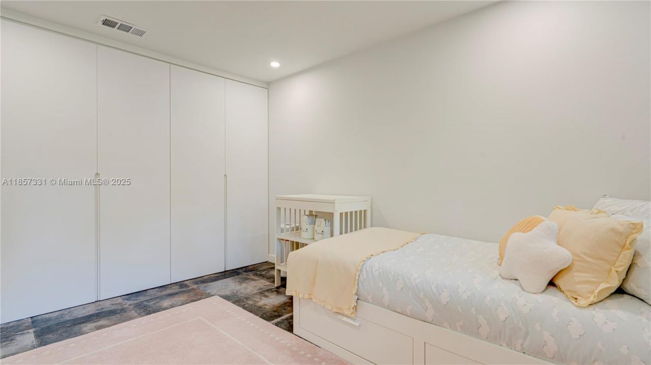 1090 NE 92nd St, Miami Shores, FL 33138 Photo