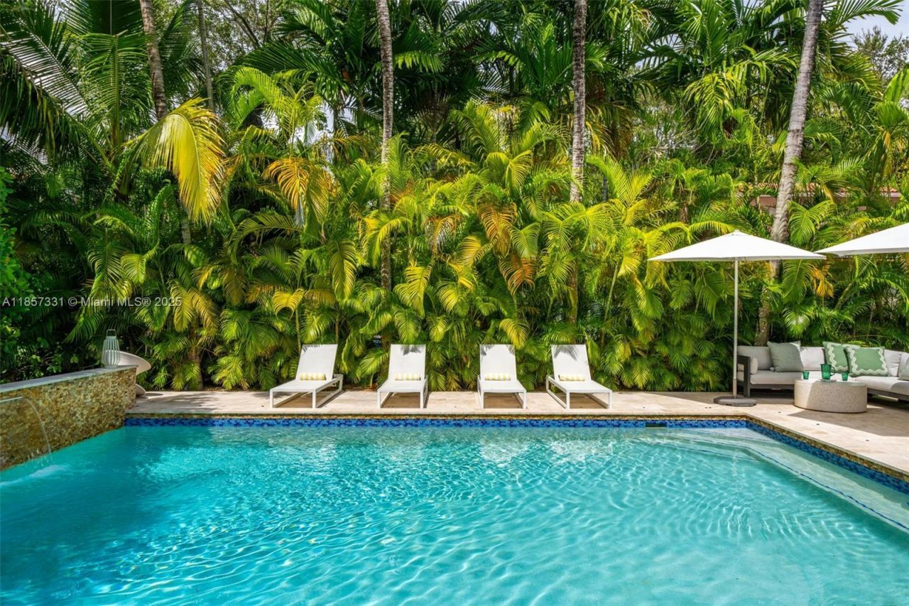 1090 NE 92nd St, Miami Shores, FL 33138 Photo