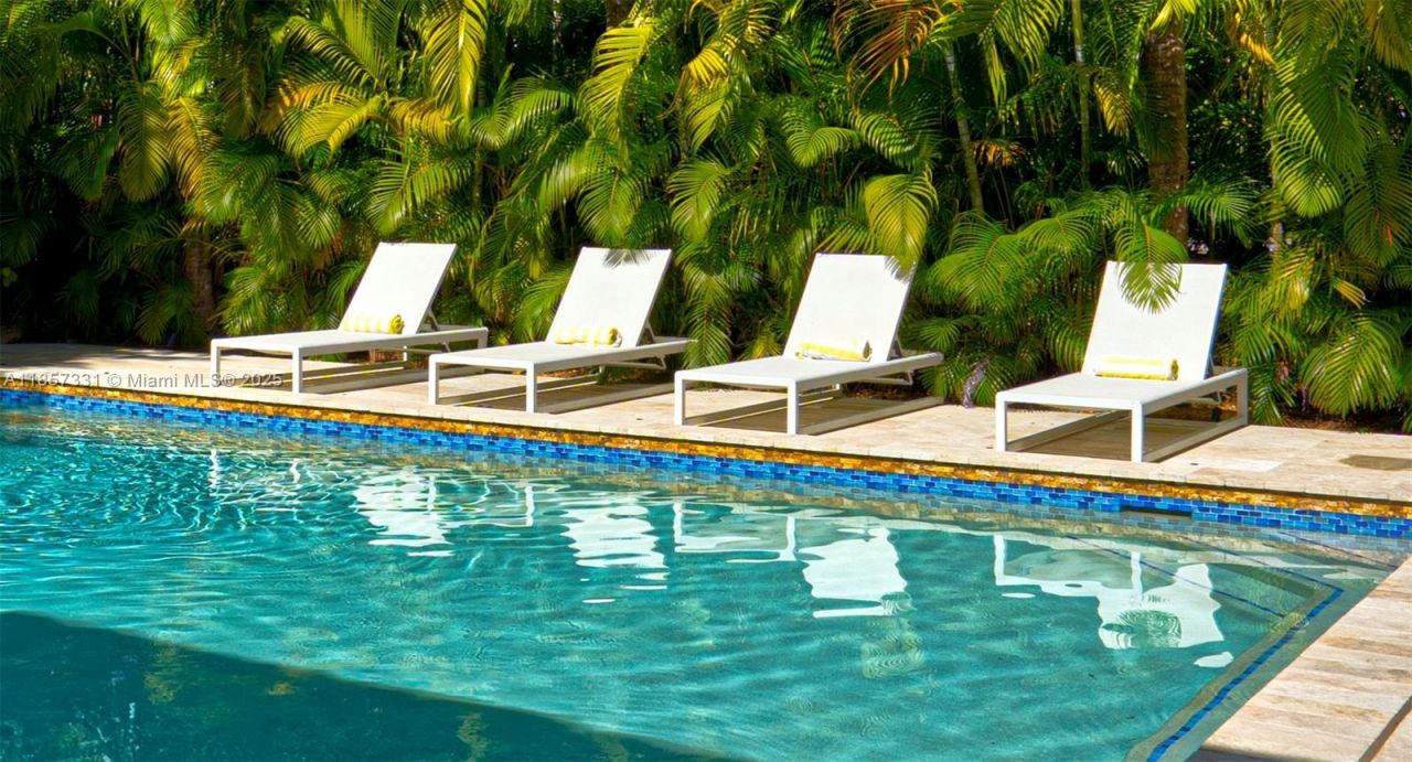 1090 NE 92nd St, Miami Shores, FL 33138 Photo