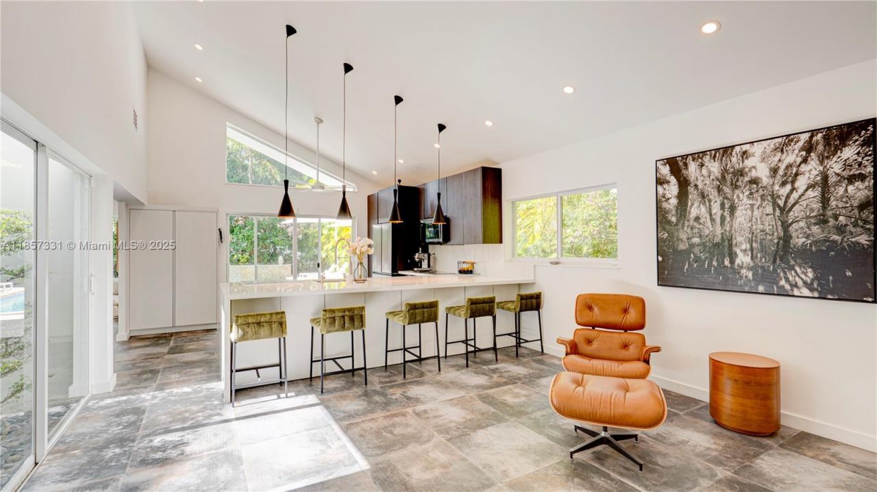 1090 NE 92nd St, Miami Shores, FL 33138 Photo