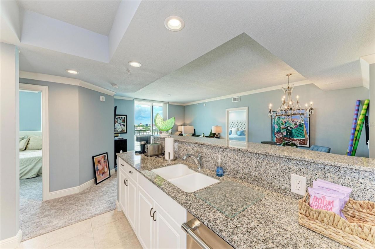 800 N Tamiami Trl, Unit 1010, Sarasota, FL 34236 Photo