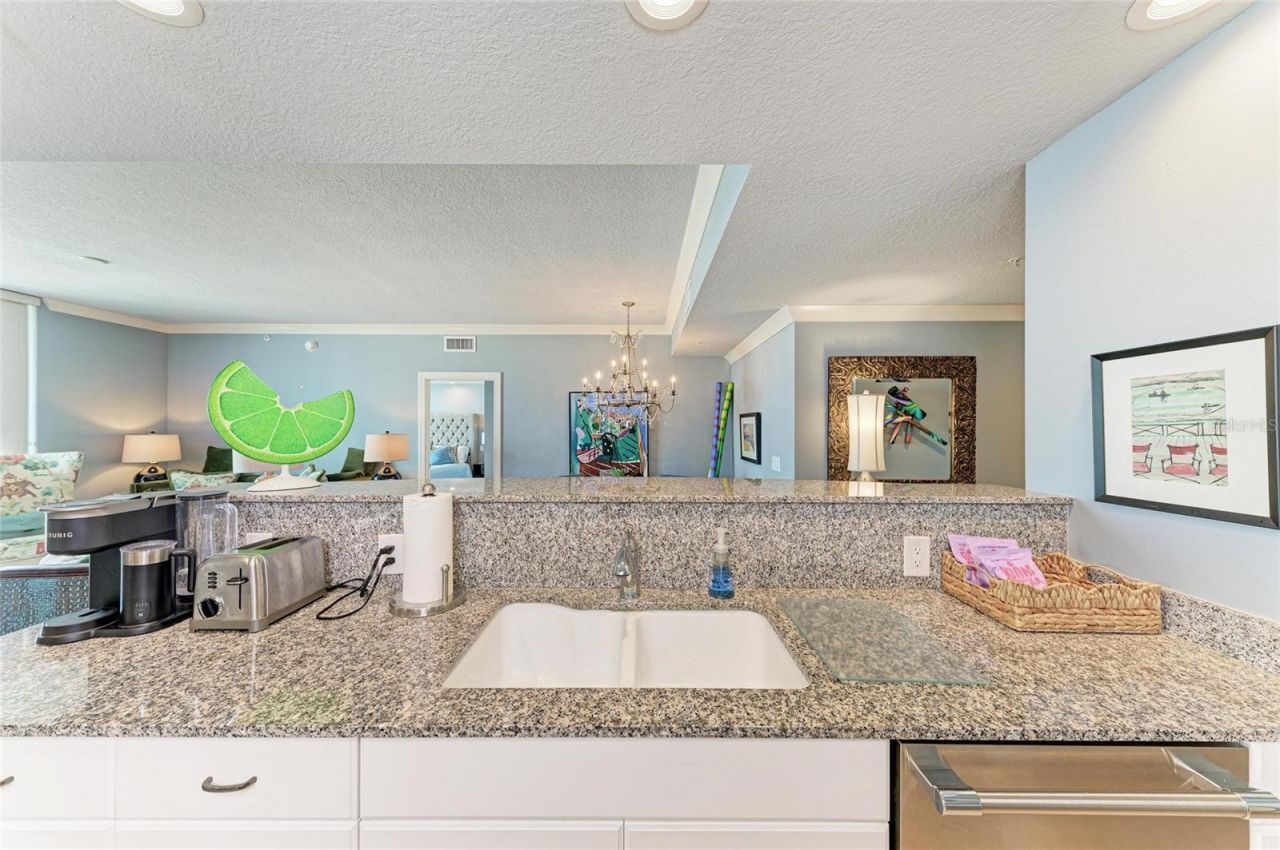 800 N Tamiami Trl, Unit 1010, Sarasota, FL 34236 Photo