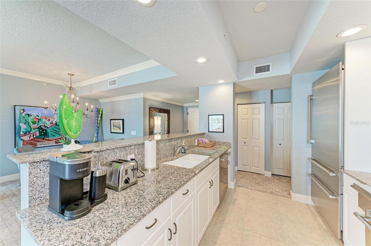 800 N Tamiami Trl, Unit 1010, Sarasota, FL 34236 Photo