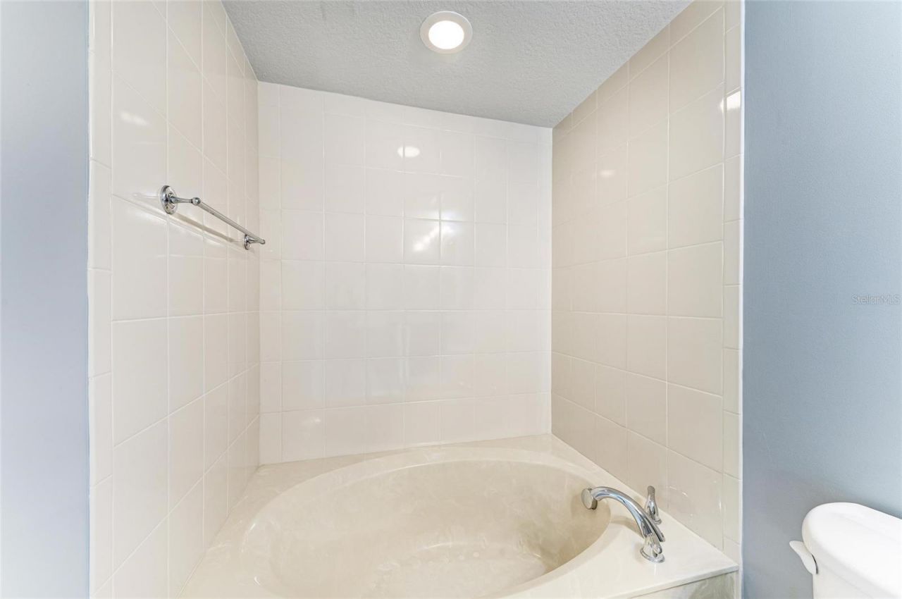 800 N Tamiami Trl, Unit 1010, Sarasota, FL 34236 Photo