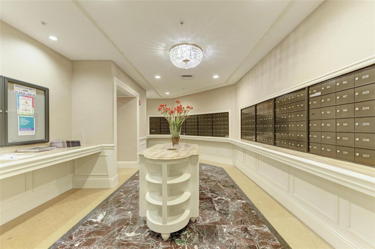 800 N Tamiami Trl, Unit 1010, Sarasota, FL 34236 Photo