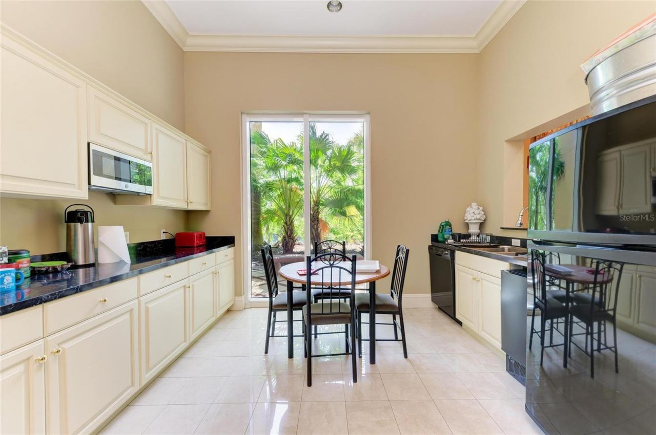 800 N Tamiami Trl, Unit 1010, Sarasota, FL 34236 Photo