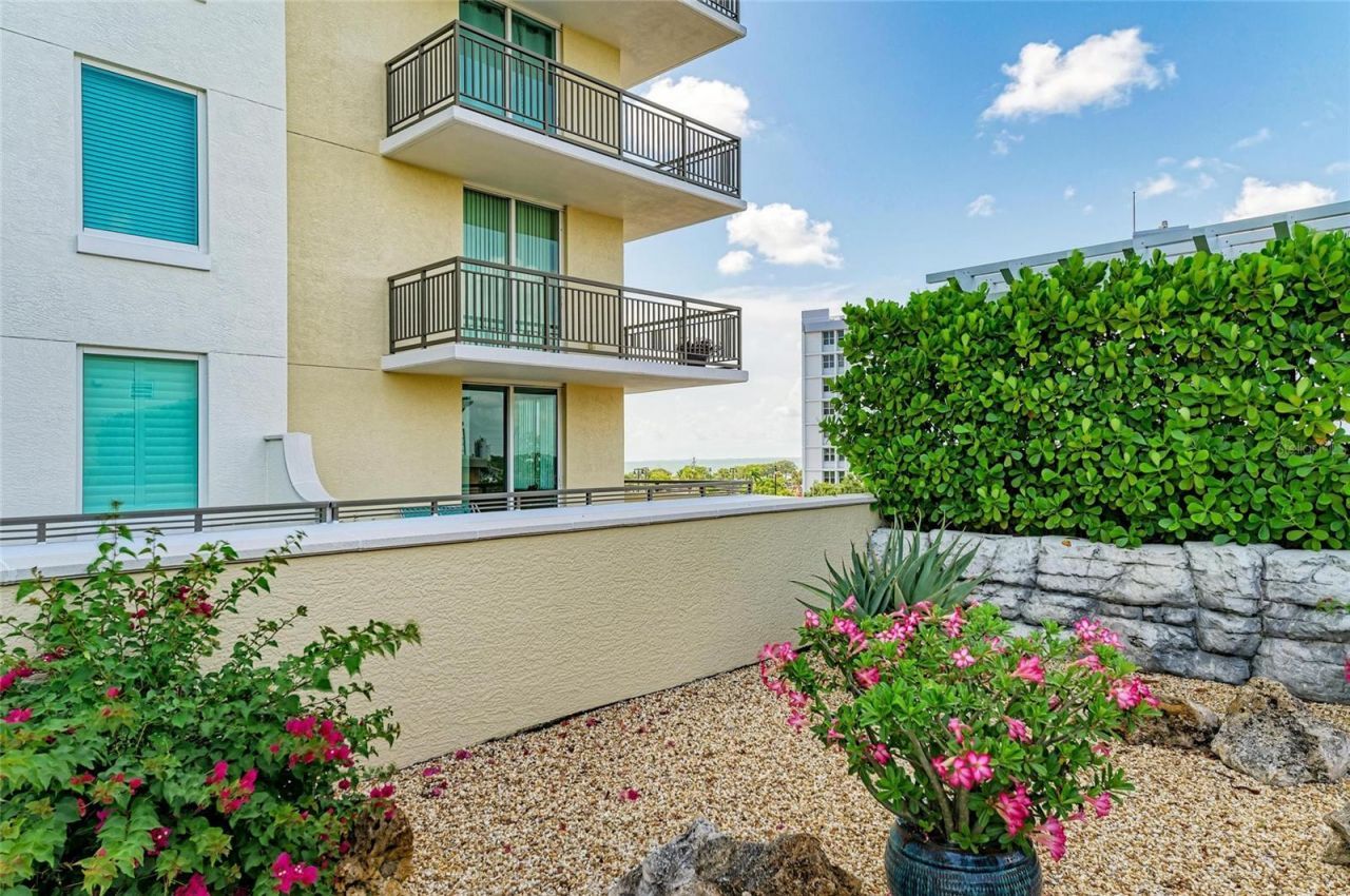 800 N Tamiami Trl, Unit 1010, Sarasota, FL 34236 Photo