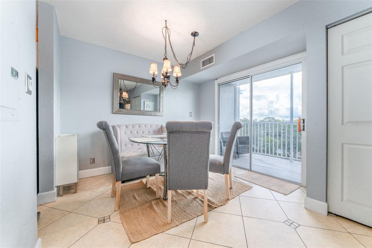 3315 58th Avenue S, Unit 512, Saint Petersburg, FL 33712 Photo