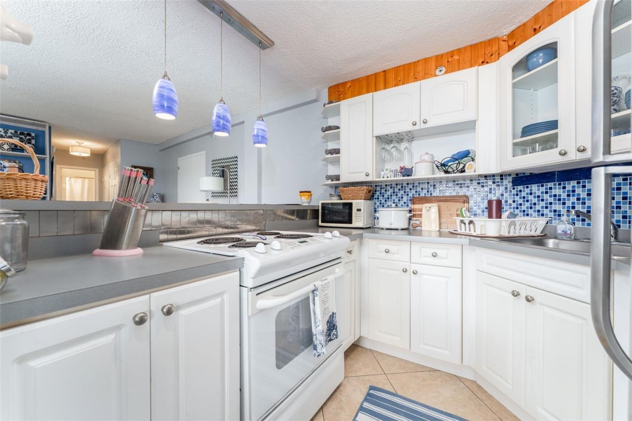 3315 58th Avenue S, Unit 512, Saint Petersburg, FL 33712 Photo