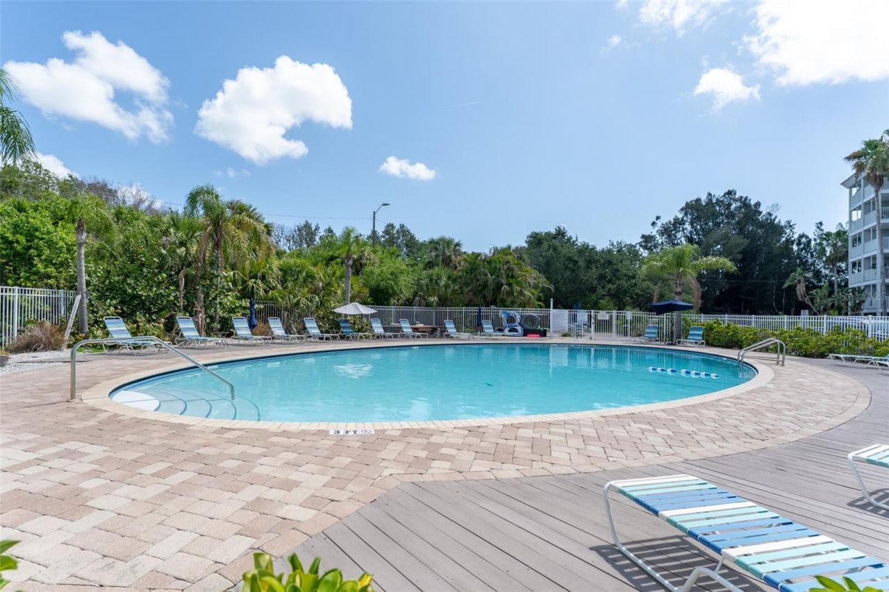 3315 58th Avenue S, Unit 512, Saint Petersburg, FL 33712 Photo