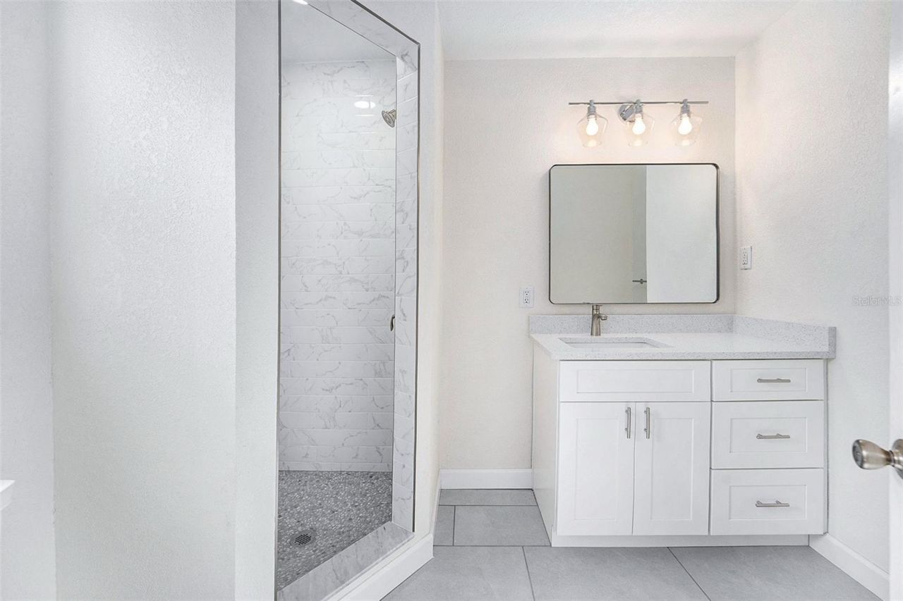 5984 30th Avenue N, Saint Petersburg, FL 33710 Photo