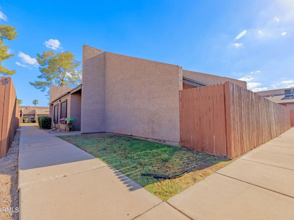 629 N MESA Drive, Unit 7, Mesa, AZ 85201