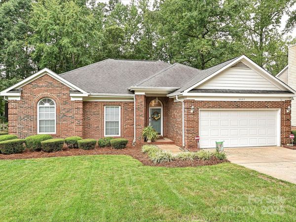 5607 Oak Drive, Charlotte, NC 28216