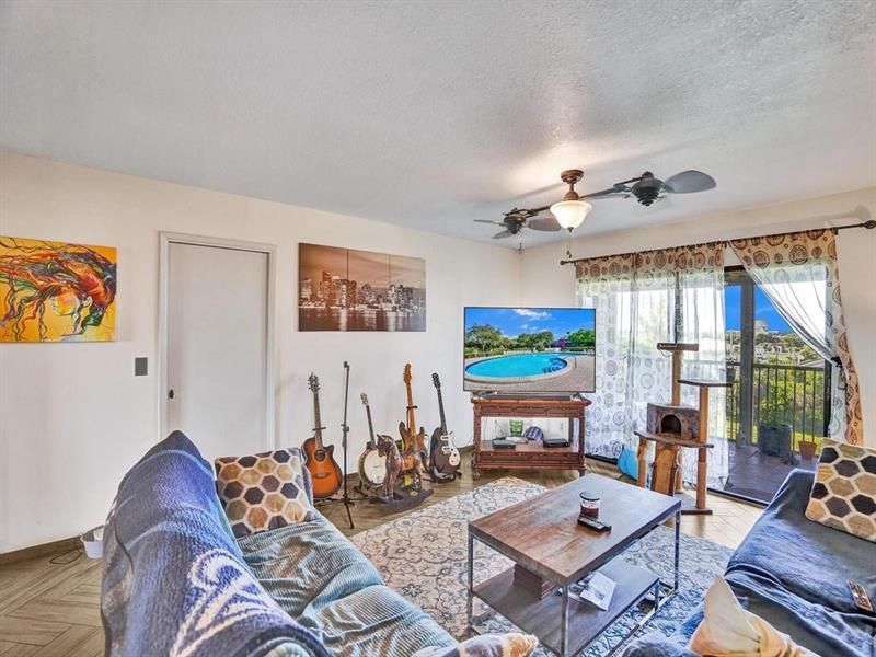 2200 S Cypress Bend Drive, Unit 601, Pompano Beach, FL 33069 Photo