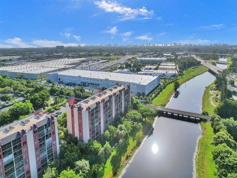 2200 S Cypress Bend Drive, Unit 601, Pompano Beach, FL 33069 Photo