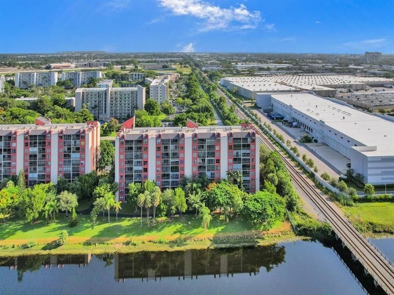 2200 S Cypress Bend Drive, Unit 601, Pompano Beach, FL 33069 Photo