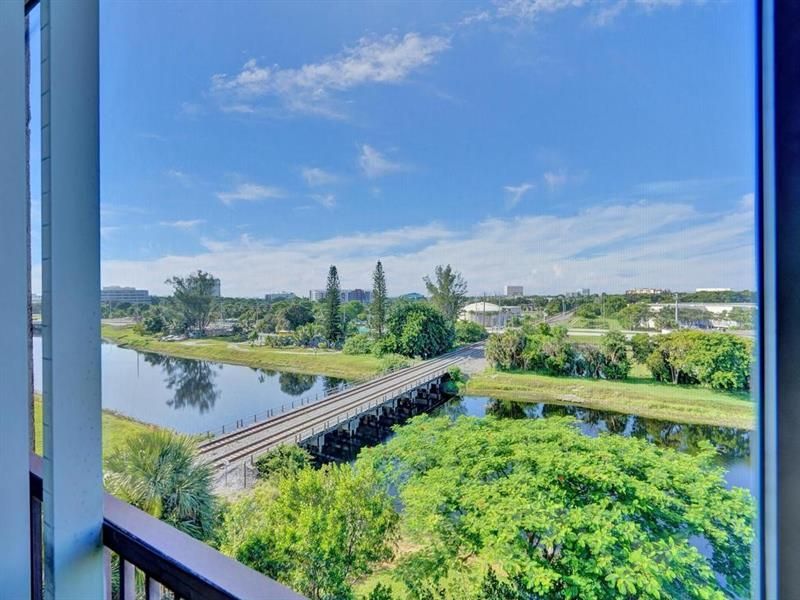 2200 S Cypress Bend Drive, Unit 601, Pompano Beach, FL 33069 Photo