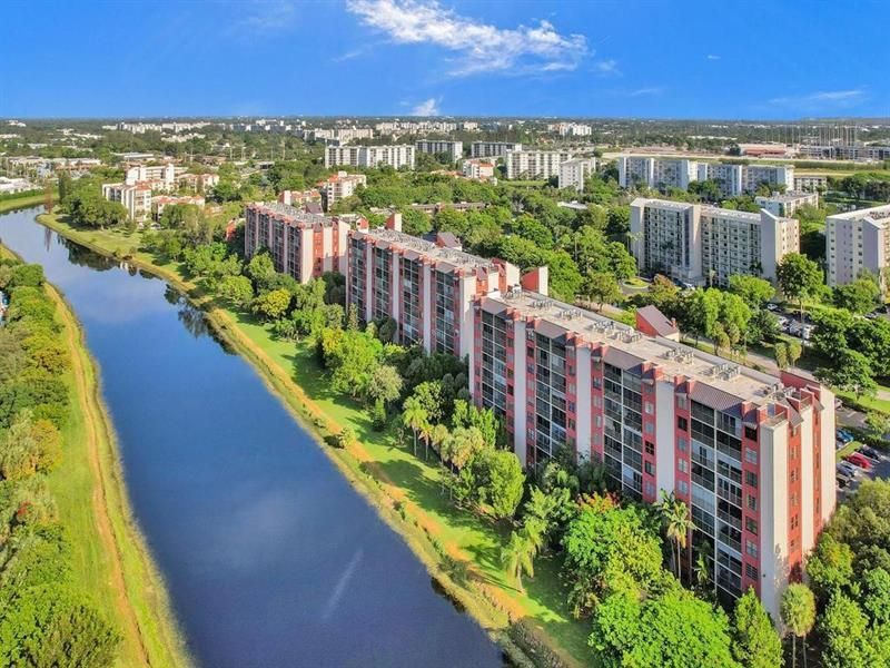 2200 S Cypress Bend Drive, Unit 601, Pompano Beach, FL 33069 Photo