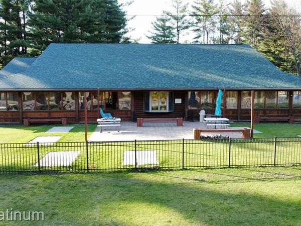 8826 Gratiot Avenue, Columbus Twp, MI 48063