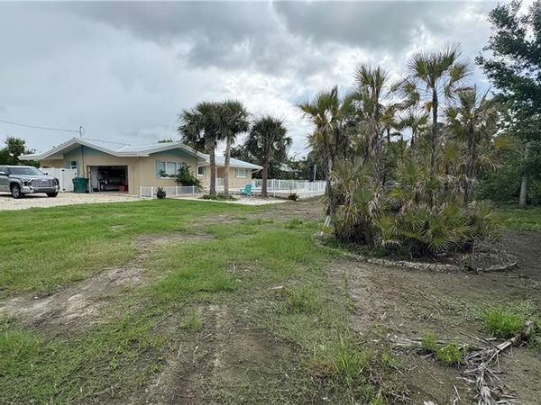 5885 Pine Tree DR, SANIBEL, FL 33957