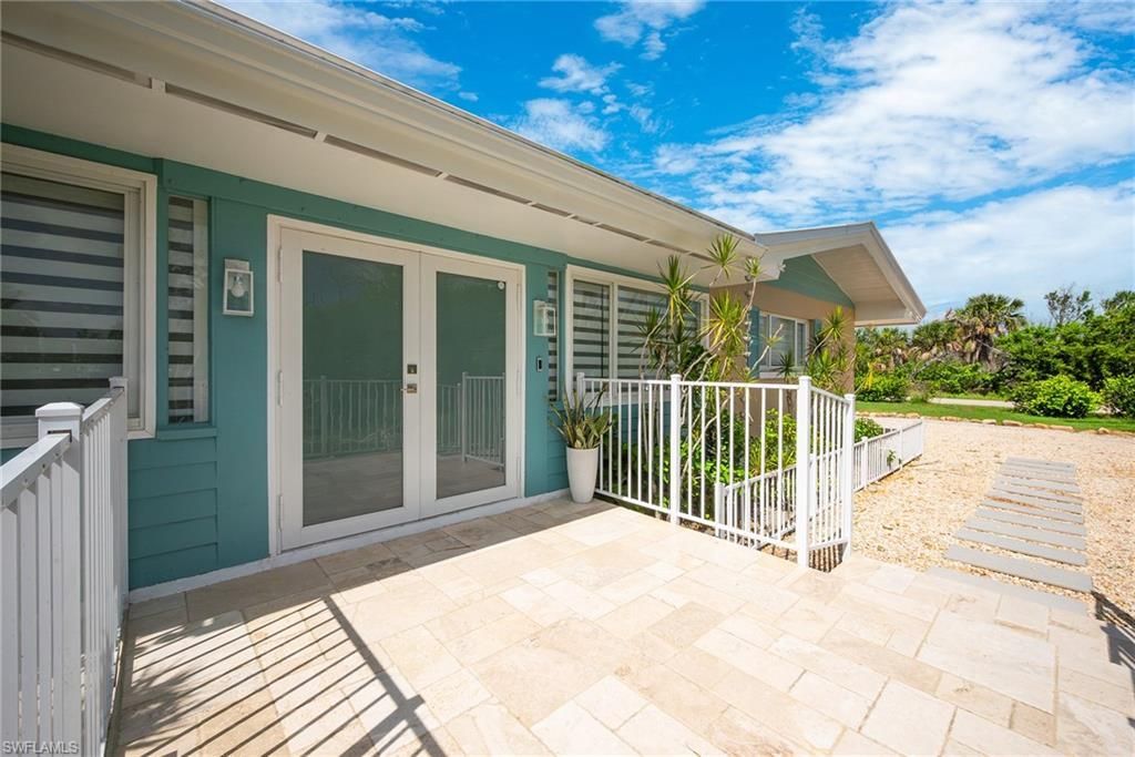 5885 Pine Tree Dr, Sanibel, FL 33957 Photo