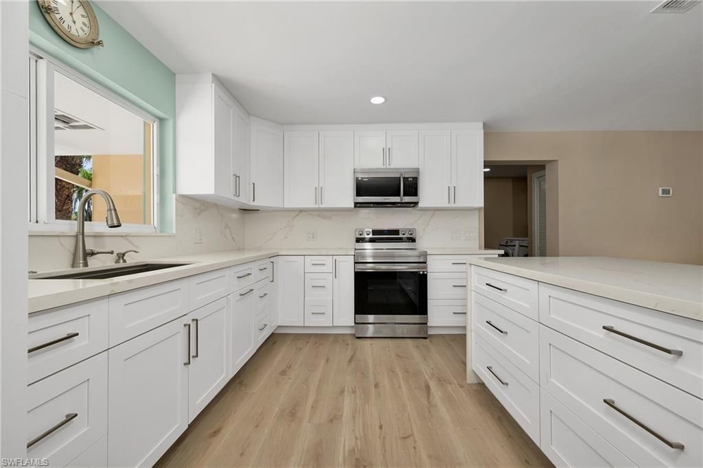 5885 Pine Tree Dr, Sanibel, FL 33957 Photo