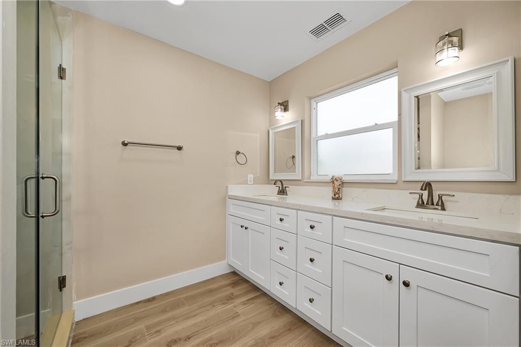 5885 Pine Tree Dr, Sanibel, FL 33957 Photo