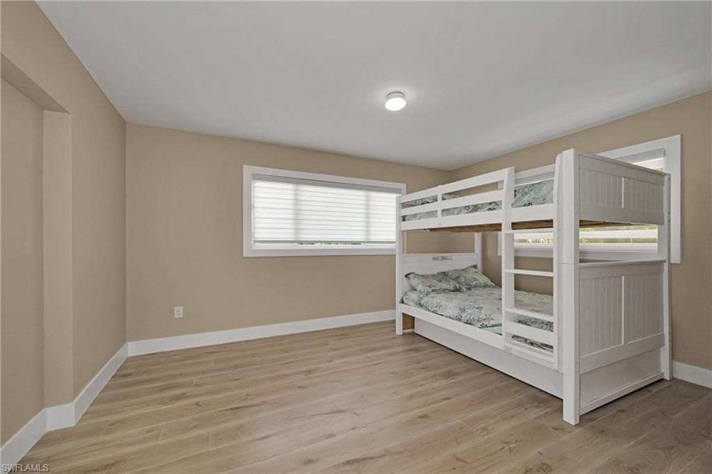 5885 Pine Tree Dr, Sanibel, FL 33957 Photo