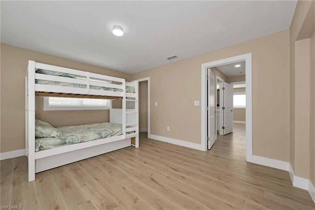 5885 Pine Tree Dr, Sanibel, FL 33957 Photo