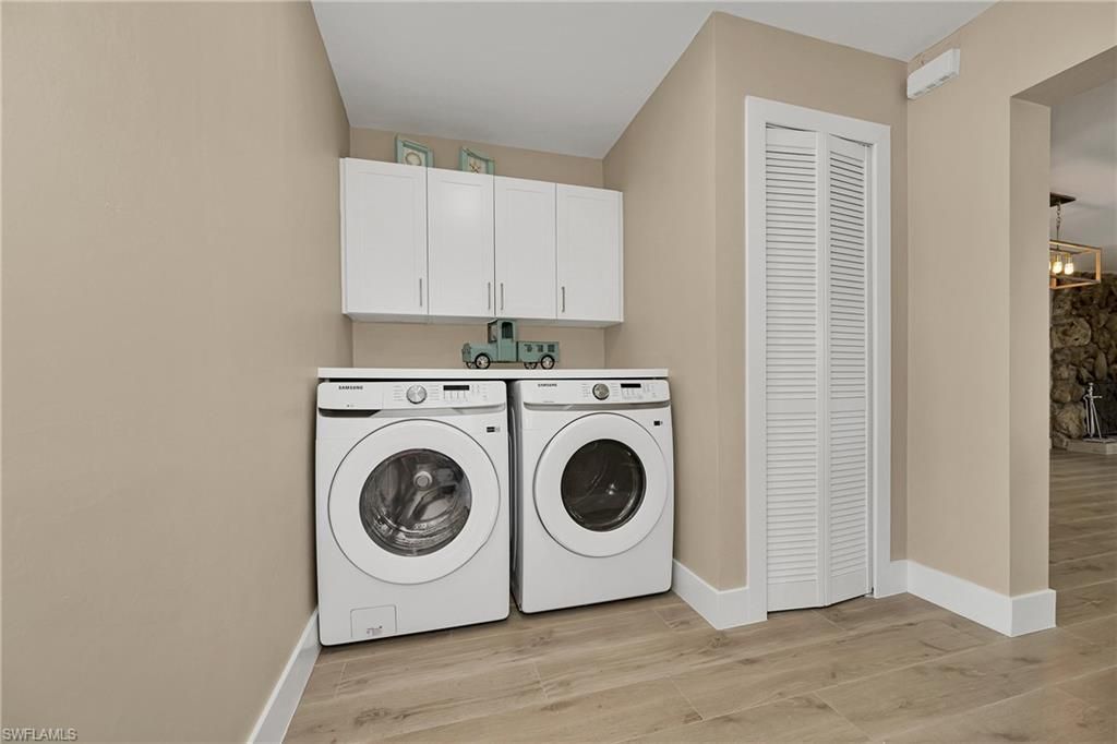 5885 Pine Tree Dr, Sanibel, FL 33957 Photo