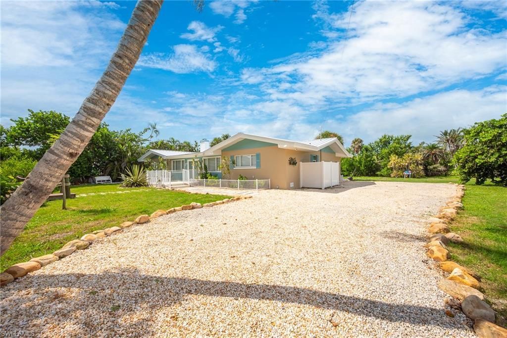 5885 Pine Tree Dr, Sanibel, FL 33957 Photo