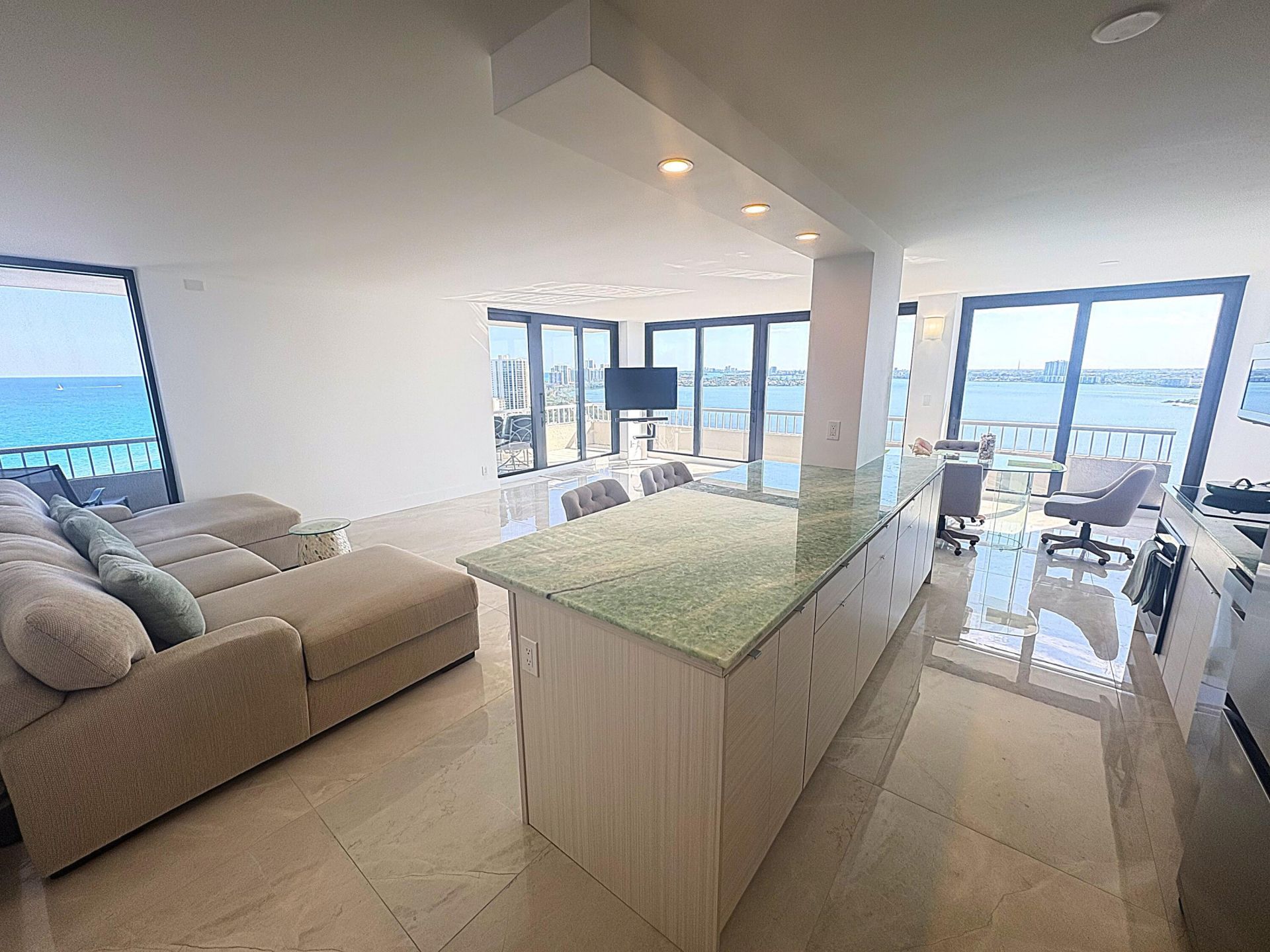 5550 N Ocean Drive, Unit 22b, Singer Island, FL 33404 Photo