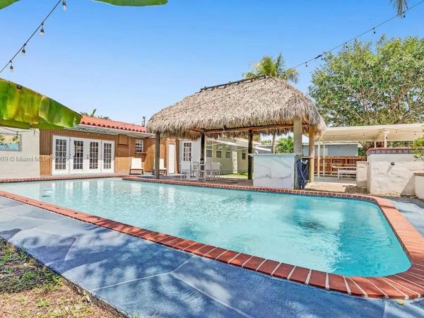 247 SW 5th St, Dania Beach, FL 33004