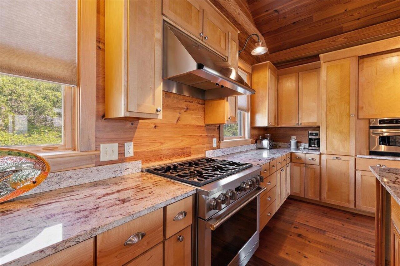 311 Pelican Flight Drive Photo 12