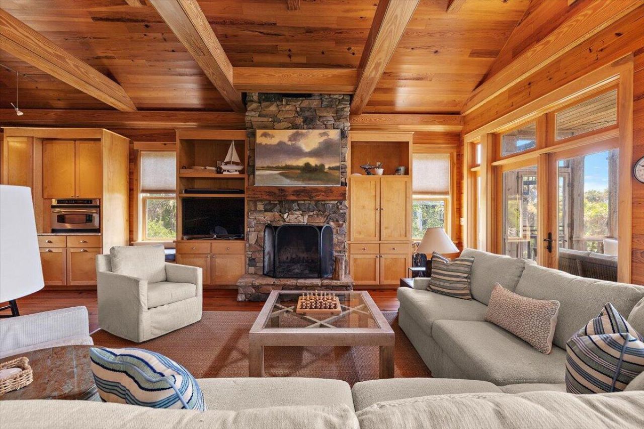 311 Pelican Flight Drive Photo 13