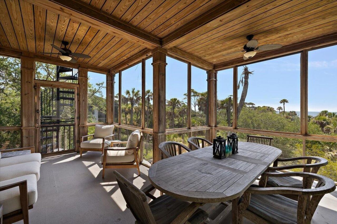 311 Pelican Flight Drive Photo 18