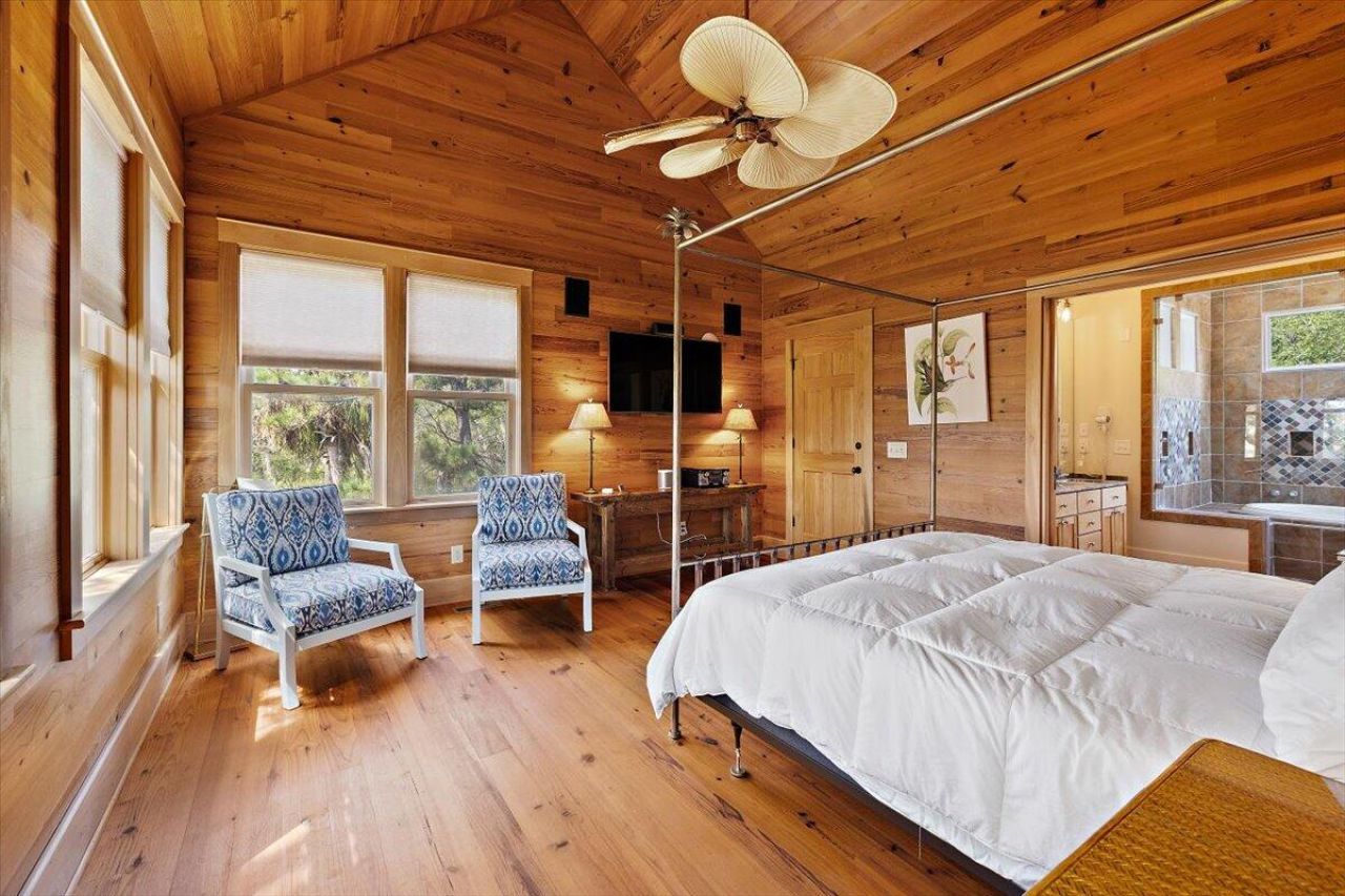 311 Pelican Flight Drive Photo 22