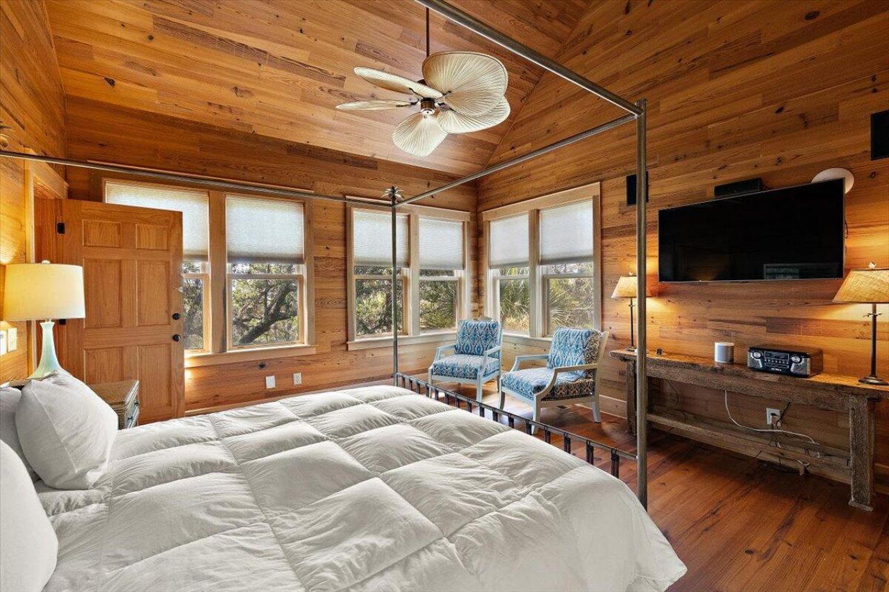 311 Pelican Flight Drive Photo 24