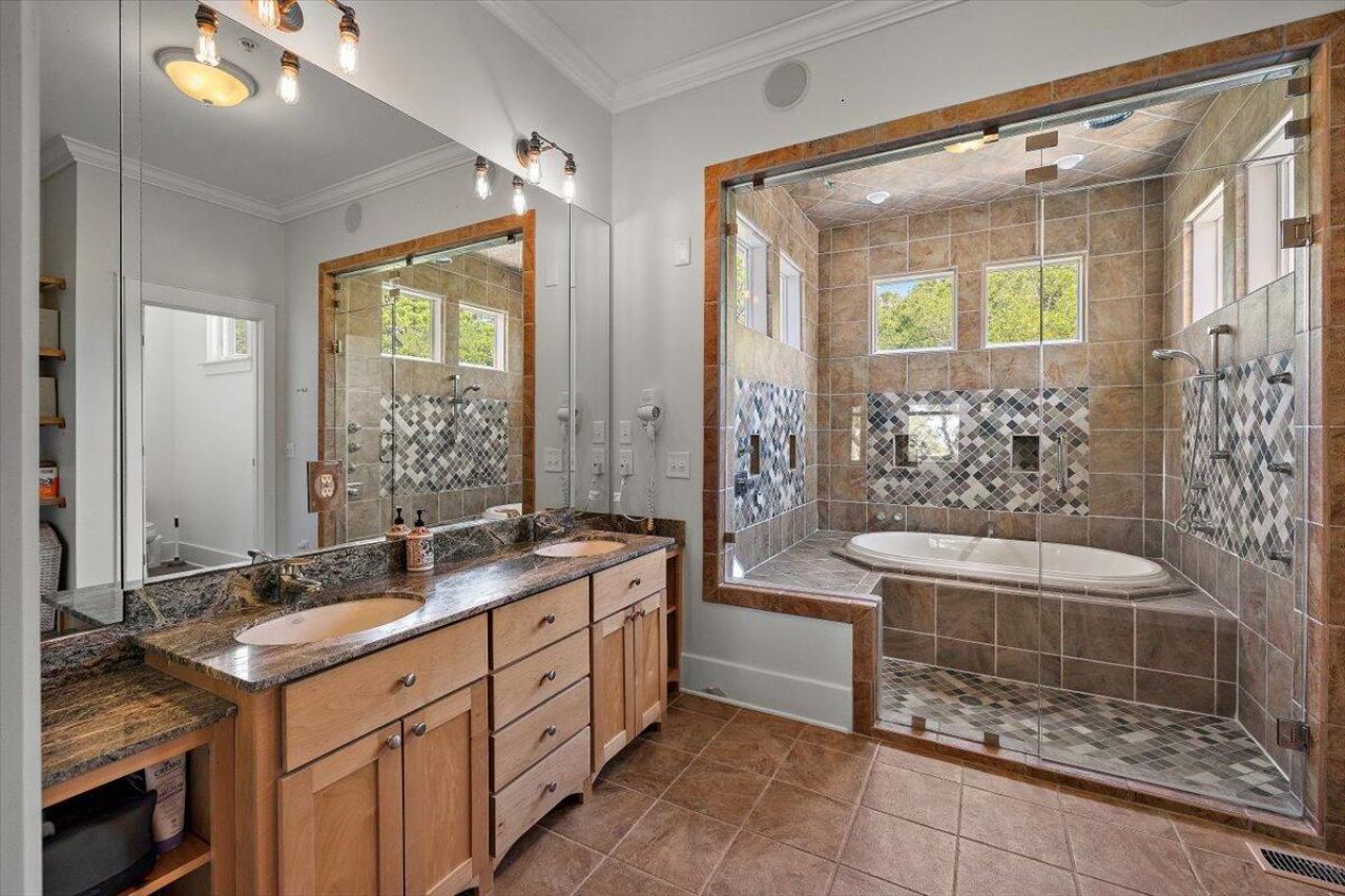 311 Pelican Flight Drive Photo 25