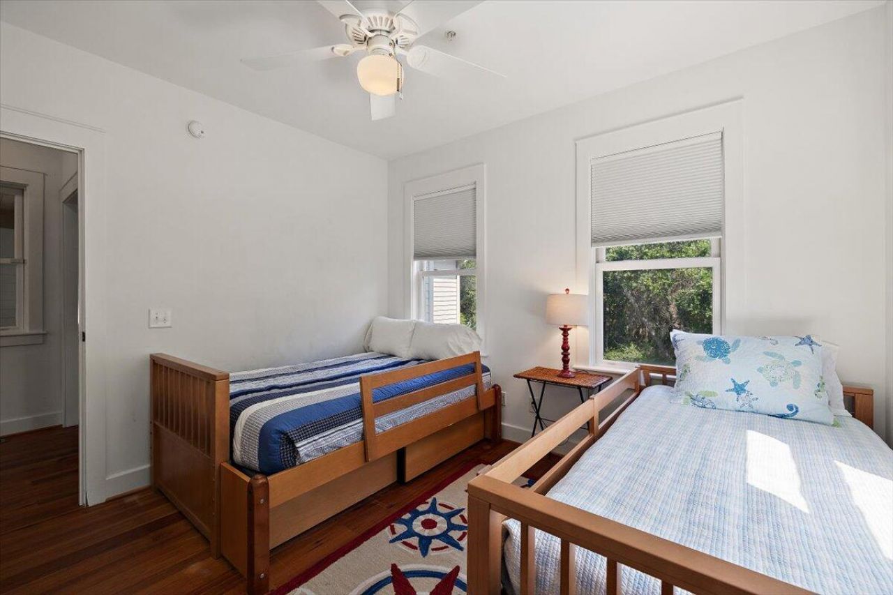 311 Pelican Flight Drive Photo 32