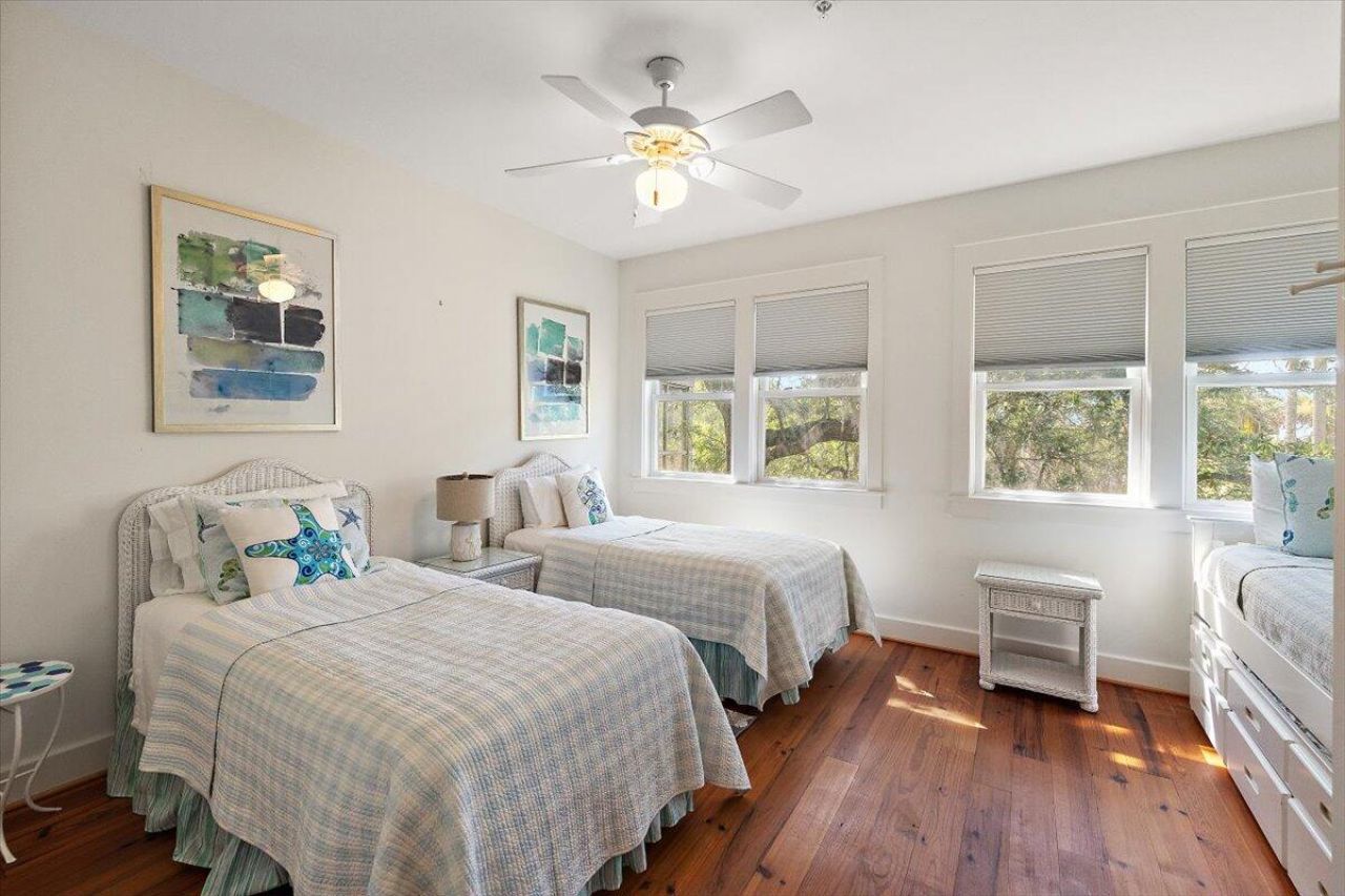 311 Pelican Flight Drive Photo 38