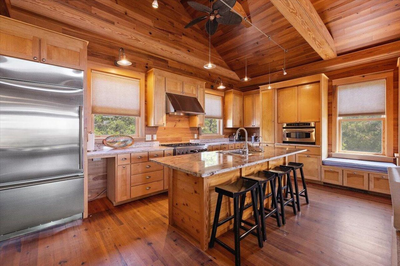 311 Pelican Flight Drive Photo 4