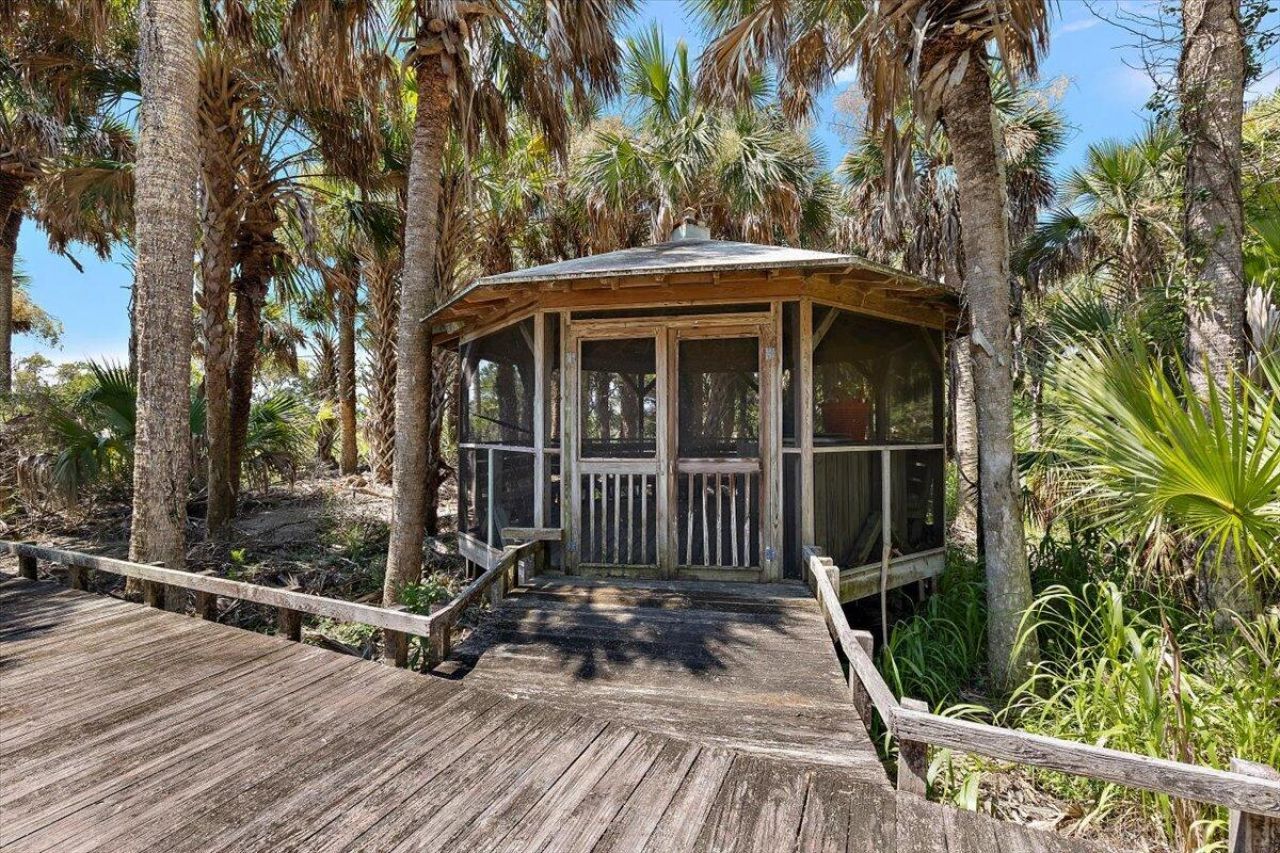 311 Pelican Flight Drive Photo 48