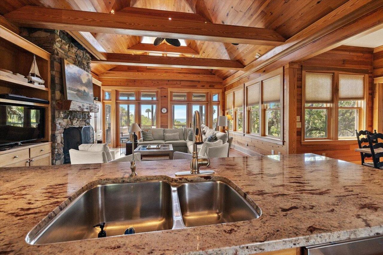 311 Pelican Flight Drive Photo 7